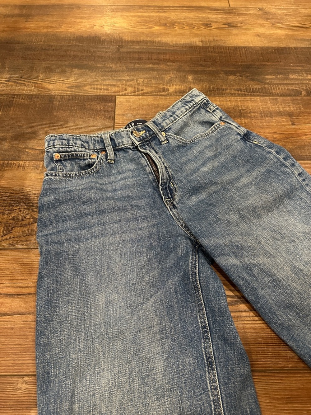GAP Light Blue Wide-Leg Raw Hem Jeans - Picture 3 of 6